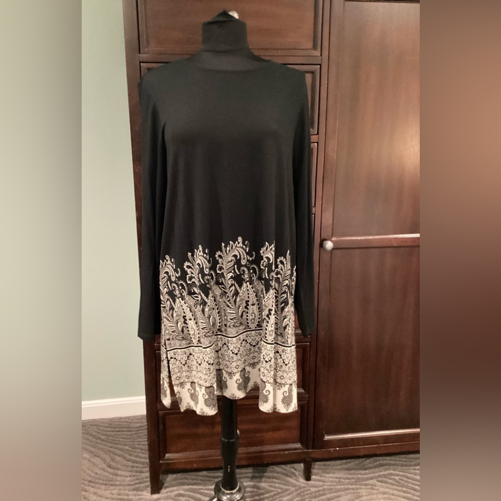 J. Jill Wearever Collection Black and Cream Tunic EUC